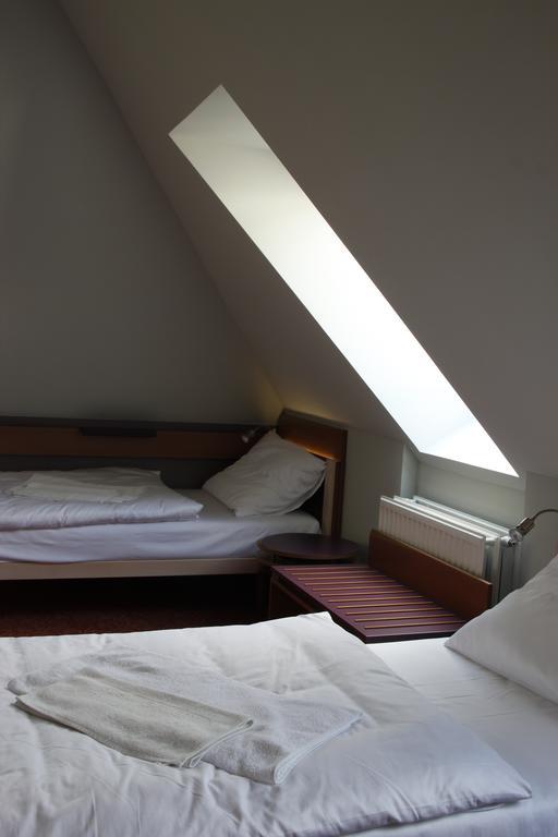 Szent Gellért Hostel Székesfehérvár Zimmer foto